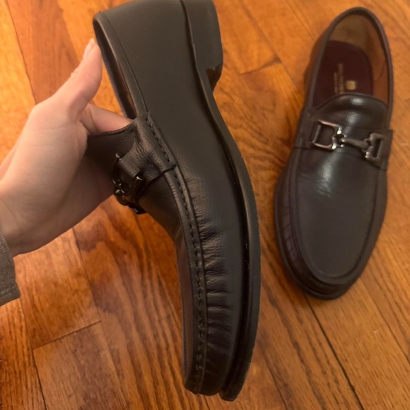 Bruno Magli Brown Leather Loafers Slip-Ons Bruno Magli Brown Leather Loafers Slip-Ons